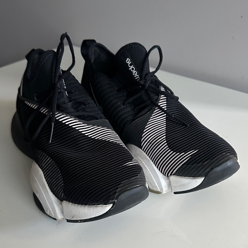 Nike Black and White Womens Air Zoom  SuperRep